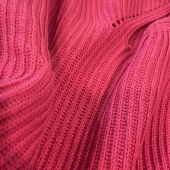 CUT OUT PINK SWEATER - Picture 9 of 9
